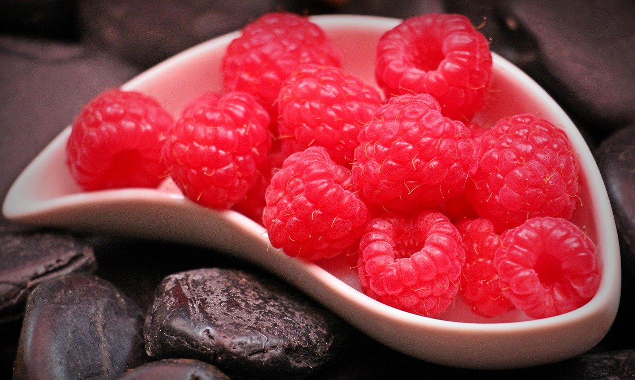 raspberries, fruits, food, red fruits, berry, snack, dessert, healthy, vitamins, produce, organic, natural, sweet, delicious, fresh, bowl, white bowl, raspberries, food, food, food, food, food